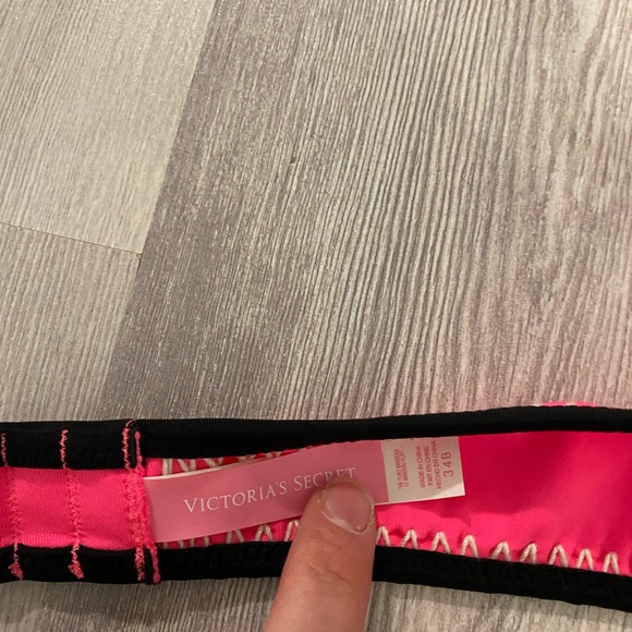 Victoria’s Secret flirt bandeau crochet bikini top 34b - Picture 9 of 14